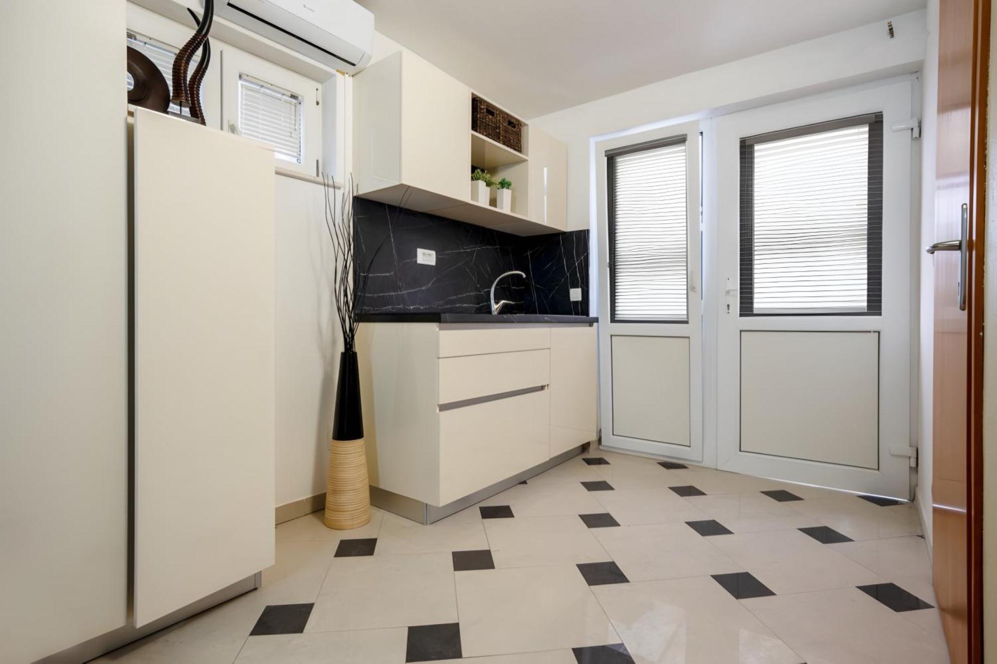 Apartments Sara & Leon เนอุม ภายนอก รูปภาพ